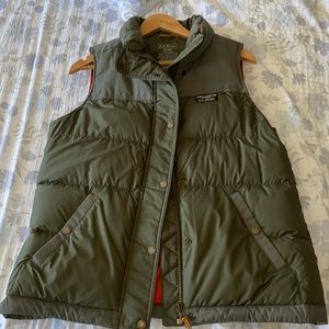 LL Bean Women’s Mountain Classic Down Vest - Medium